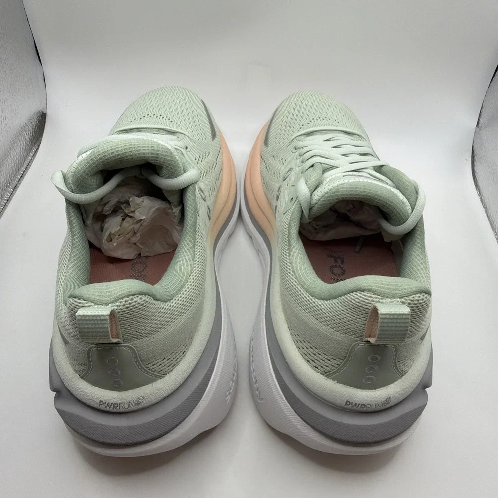 Saucony Womens Hurricane 25 Comfortable Athletic Shoes Mist Cameo Size 8.5. New